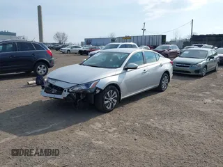 2019 Nissan Altima 2.5 S with VIN 1N4BL4BW0KC142252, listed as a IAAI auction lot 41722876 with 28,677 mi miles. Bid and sale history available at carsss.com. Image 2.