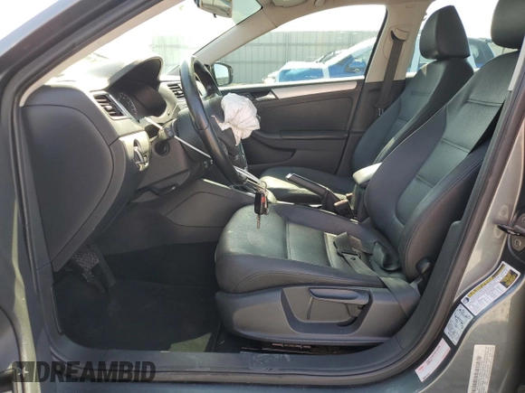 2012 Volkswagen Jetta SEL z VIN 3VWLP7AJ6CM321645, wystawiony jako Copart lot #55826355 z przebiegiem 178 683 mil mil oraz Szkoda całkowita • Salvage title. Historia ofert i sprzedaży dostępna na DreamBid. Obrazek 7.