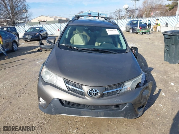 2014 Toyota RAV4 Limited with VIN 2T3DFREV5EW220519, listed as a IAAI auction lot 41808325 with 142,026 mi miles. Bid and sale history available at carsss.com. Image 13.