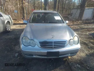 2005 Mercedes-Benz C 320 с VIN WDBRF64J85F666828, выставлен на аукционе IAAI как лот 41214432 с пробегом 269 425 миль миль и . История ставок и продаж доступна на DreamBid. Изображение 6.