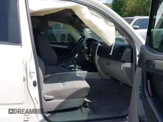 2007 Toyota 4Runner SR5 with VIN JTEZU14R178074304, listed as a IAAI auction lot 42159580 with 190,224 mi miles and . Bid and sale history available at DreamBid. Image 5.