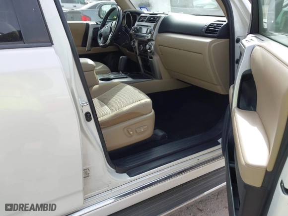 2010 Toyota 4Runner SR5 with VIN JTEZU5JR8A5010331, listed as a IAAI auction lot 41749528 with 224,339 mi miles. Bid and sale history available at carsss.com. Image 5.