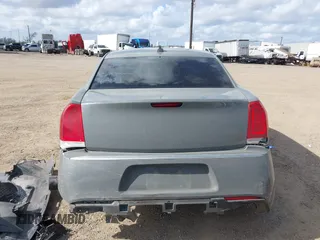 2019 Chrysler 300 Touring with VIN 2C3CCAAG0KH651296, listed as a IAAI auction lot 41177923 with 89,619 mi miles. Bid and sale history available at carsss.com. Image 17.