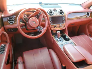 2018 Bentley Bentayga Signature z VIN SJAAC2ZV7JC019555, wystawiony jako Copart lot #88089665 z przebiegiem 50 323 mil mil oraz Szkody całkowita. Historia ofert i sprzedaży dostępna na DreamBid. Obrazek 8.