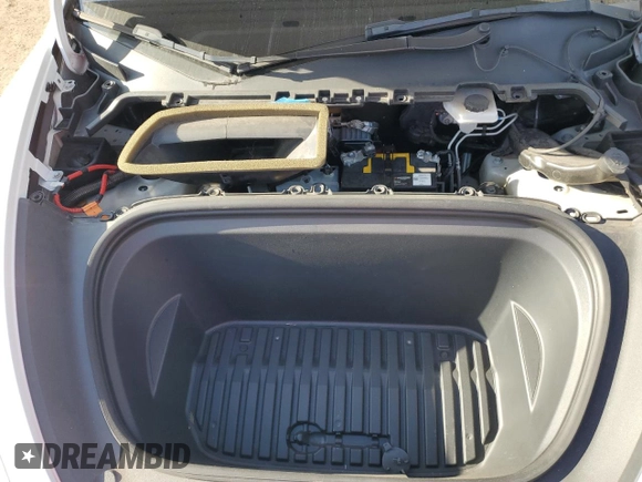 2021 Tesla Model Y Standard Range z VIN 5YJYGDED4MF107030, wystawiony jako Copart lot #66382913 z przebiegiem 39 024 mil mil oraz Szkoda całkowita • Salvage title. Historia ofert i sprzedaży dostępna na DreamBid. Obrazek 11.