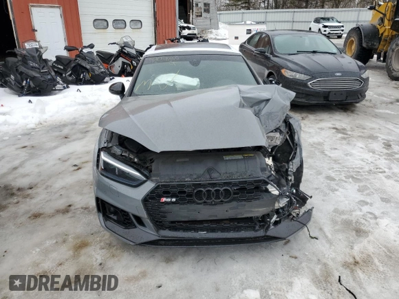 2019 Audi RS 5 z VIN WUAPWAF58KA902370, wystawiony jako Copart lot #46955635 z przebiegiem Nie podano mil oraz Szkoda całkowita • Salvage title. Historia ofert i sprzedaży dostępna na DreamBid. Obrazek 5.