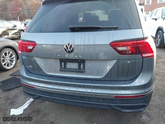 2022 Volkswagen Tiguan SE with VIN 3VV2B7AX9NM027422, listed as a IAAI auction lot 40736336 with 25,876 mi miles. Bid and sale history available at carsss.com. Image 16.