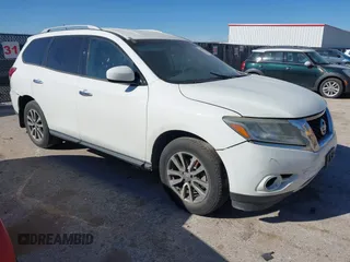 2015 Nissan Pathfinder SV with VIN 5N1AR2MN8FC668305, listed as a IAAI auction lot 41779780 with 216,818 mi miles. Bid and sale history available at carsss.com. Image 1.