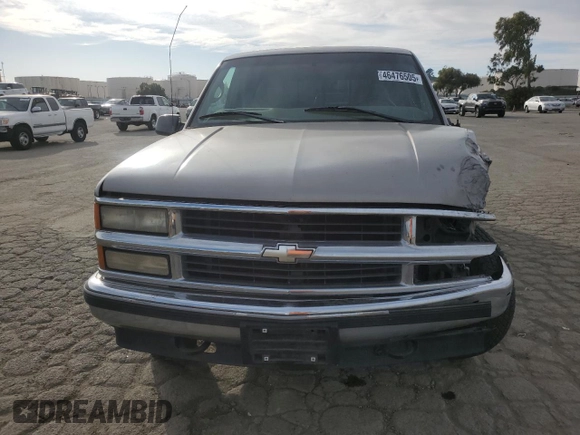 1998 Chevrolet Silverado 1500 with VIN 1GCEK19R1WE171942, listed as a Copart auction lot 46476505 with 219,527 mi miles and Salvage Title. Bid and sale history available at DreamBid. Image 5.