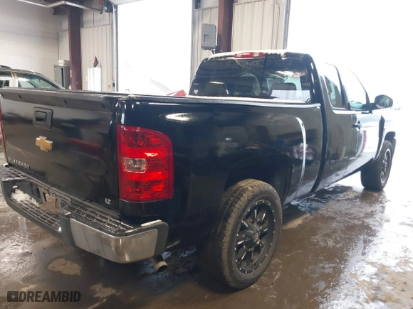 2013 Chevrolet Silverado 1500 LT with VIN 1GCRCSEA9DZ355598, listed as a IAAI auction lot 41297558 with 121,577 mi miles. Bid and sale history available at carsss.com. Image 4.