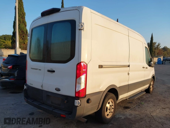 2020 Ford Transit z VIN 1FTBW9CG2LKA54526, wystawiony jako IAAI lot #42620417 z przebiegiem 131 084 mil mil oraz . Historia ofert i sprzedaży dostępna na DreamBid. Obrazek 4.
