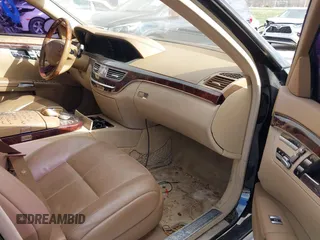 2007 Mercedes-Benz S 550 z VIN WDDNG71X07A111017, wystawiony jako IAAI lot #40911702 z przebiegiem 217 532 mil mil oraz . Historia ofert i sprzedaży dostępna na DreamBid. Obrazek 5.