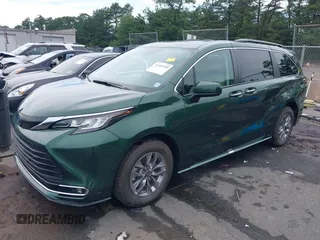 2022 Toyota Sienna XLE with VIN 5TDYSKFC1NS043177, listed as a IAAI auction lot 42495390 with 33,908 mi miles and . Bid and sale history available at DreamBid. Image 2.
