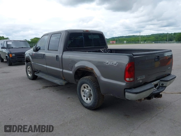 2006 Ford F-250 XL z VIN 1FTSW215X6ED62071, wystawiony jako IAAI lot #42416841 z przebiegiem 240 855 mil mil oraz . Historia ofert i sprzedaży dostępna na DreamBid. Obrazek 3.