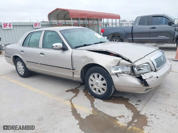 2007 Mercury Grand Marquis LS with VIN 2MEHM75V87X612932, listed as a IAAI auction lot 41697881 with 189,400 mi miles. Bid and sale history available at carsss.com. Image 1.
