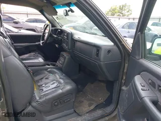 2002 Chevrolet Silverado 1500 LS with VIN 2GCEC19T921110469, listed as a IAAI auction lot 39912012 with 288,705 mi miles. Bid and sale history available at carsss.com. Image 5.