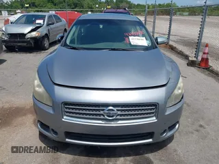 2009 Nissan Maxima SV z VIN 1N4AA51E89C842031, wystawiony jako IAAI lot #42338690 z przebiegiem 118 363 mil mil oraz . Historia ofert i sprzedaży dostępna na DreamBid. Obrazek 6.