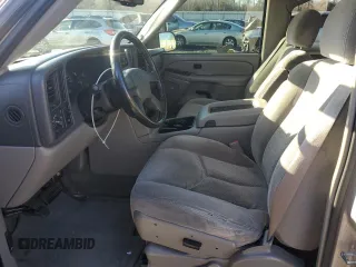 2004 Chevrolet Suburban LS with VIN 1GNEC16Z34J262904, listed as a Copart auction lot 88087935 with 232,137 mi miles and Salvage Title. Bid and sale history available at carsss.com. Image 7.