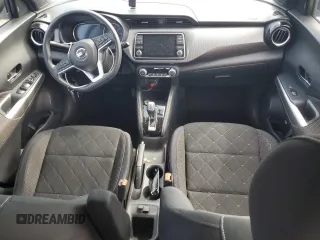 2018 Nissan Kicks SV z VIN 3N1CP5CU2JL540669, wystawiony jako Copart lot #58874115 z przebiegiem Nie podano mil oraz Nie do naprawy • Non repairable. Historia ofert i sprzedaży dostępna na DreamBid. Obrazek 8.