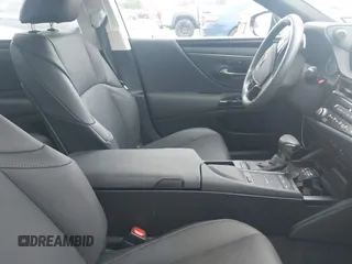 2022 Lexus ES 350 with VIN 58ADZ1B16NU125009, listed as a IAAI auction lot 42483683 with 14,082 mi miles and . Bid and sale history available at DreamBid. Image 5.