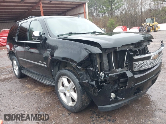 2009 Chevrolet Tahoe LTZ z VIN 1GNFC33J19R282480, wystawiony jako IAAI lot #41536774 z przebiegiem 118 831 mil mil oraz . Historia ofert i sprzedaży dostępna na DreamBid. Obrazek 1.
