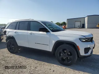 2024 Jeep Grand Cherokee Altitude X with VIN 1C4RJHAG2RC233758, listed as a Copart auction lot 61833885 with 4,492 mi miles and Salvage title. Bid and sale history available at DreamBid. Image 4.
