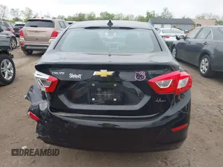 2017 Chevrolet Cruze LS z VIN 1G1BC5SM2H7223276, wystawiony jako IAAI lot #42188962 z przebiegiem 102 796 mil mil oraz . Historia ofert i sprzedaży dostępna na DreamBid. Obrazek 17.
