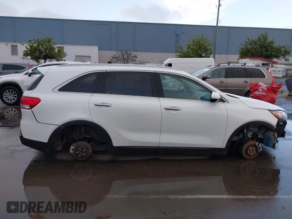 2018 Kia Sorento LX with VIN 5XYPG4A3XJG380986, listed as a IAAI auction lot 41732312 with 86,927 mi miles. Bid and sale history available at carsss.com. Image 13.