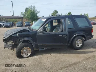 1996 Ford Explorer z VIN 1FMCU22X6TUB13953, wystawiony jako Copart lot #57425965 z przebiegiem 296 836 mil mil oraz Szkoda całkowita • Salvage title. Historia ofert i sprzedaży dostępna na DreamBid. Obrazek 1.