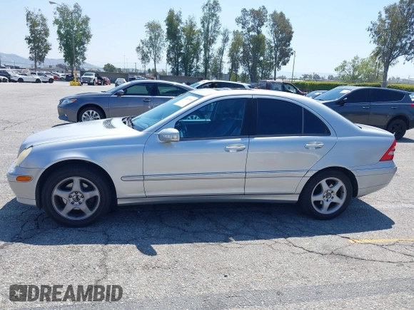 2001 Mercedes-Benz C 230/260/280/320 with VIN WDBRF61J41F104908, listed as a IAAI auction lot 42003924 with Not Provided miles and . Bid and sale history available at DreamBid. Image 14.