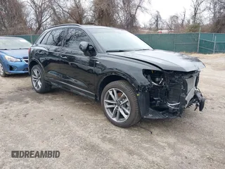 2024 Audi Q3 S line Premium Plus z VIN WA1EECF33R1086173, wystawiony jako IAAI lot #41741276 z przebiegiem 8987 mil mil oraz . Historia ofert i sprzedaży dostępna na DreamBid. Obrazek 1.