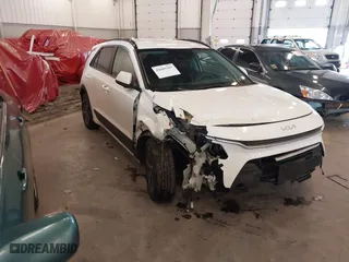 2024 Kia Niro EX Touring with VIN KNDCR3LE8R5127624, listed as a IAAI auction lot 41603103 with 37,653 mi miles. Bid and sale history available at carsss.com. Image 1.