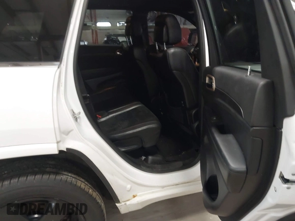 2015 Jeep Grand Cherokee Laredo with VIN 1C4RJFAG4FC747532, listed as a IAAI auction lot 41764541 with 196,385 mi miles. Bid and sale history available at carsss.com. Image 8.