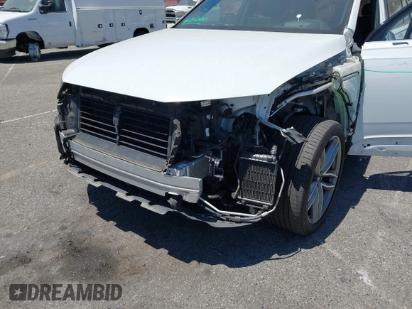 2017 Audi Q7 Prestige with VIN WA1VAAF72HD035098, listed as a IAAI auction lot 42664203 with 49,279 mi miles and . Bid and sale history available at DreamBid. Image 6.