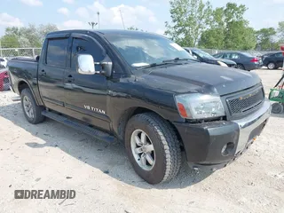 2011 Nissan Titan SL z VIN 1N6AA0EC8BN325356, wystawiony jako IAAI lot #42475121 z przebiegiem 278 631 mil mil oraz . Historia ofert i sprzedaży dostępna na DreamBid. Obrazek 1.