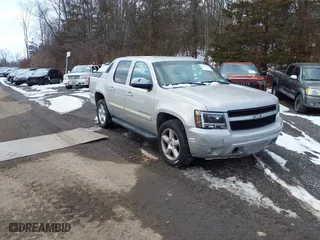 2007 Chevrolet Avalanche LT w/3LT with VIN 3GNEC120X7G288249, listed as a IAAI auction lot 41372185 with 254,319 mi miles. Bid and sale history available at carsss.com. Image 1.