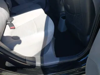 2016 Hyundai Accent SE z VIN KMHCT4AE2GU019184, wystawiony jako IAAI lot #42138951 z przebiegiem 170 800 mil mil oraz . Historia ofert i sprzedaży dostępna na DreamBid. Obrazek 8.