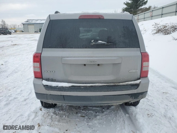2016 Jeep Patriot Latitude with VIN 1C4NJRFB5GD646122, listed as a Copart auction lot 45289255 with 160,070 mi miles and Clean Title. Bid and sale history available at carsss.com. Image 6.
