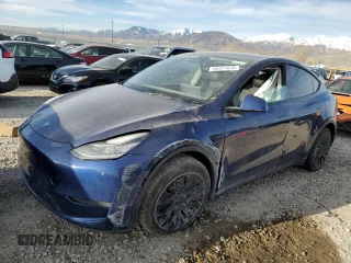 2021 Tesla Model Y Long Range z VIN 5YJYGAEE4MF303864, wystawiony jako Copart lot #50471635 z przebiegiem Nie podano mil oraz Szkoda całkowita • Salvage title. Historia ofert i sprzedaży dostępna na DreamBid. Obrazek 1.