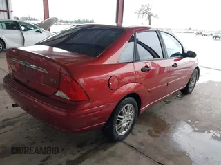 2000 Ford Focus ZTS with VIN 1FAHP3835YW197115, listed as a IAAI auction lot 41583720 with 177,022 mi miles and . Bid and sale history available at carsss.com. Image 4.