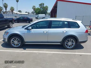 2017 Volkswagen Golf S z VIN 3VWH17AU7HM530336, wystawiony jako IAAI lot #42454700 z przebiegiem 60 208 mil mil oraz . Historia ofert i sprzedaży dostępna na DreamBid. Obrazek 14.