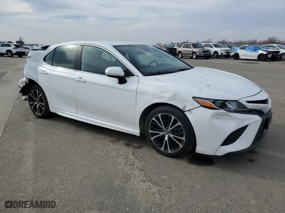 2020 Toyota Camry SE with VIN 4T1G11AK3LU942831, listed as a Copart auction lot 45449445 with 74,218 mi miles and Salvage Title. Bid and sale history available at carsss.com. Image 4.