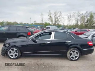 2011 Mercedes-Benz E 350 Luxury z VIN WDDHF8HB6BA418247, wystawiony jako IAAI lot #42161954 z przebiegiem 87 877 mil mil oraz . Historia ofert i sprzedaży dostępna na DreamBid. Obrazek 14.
