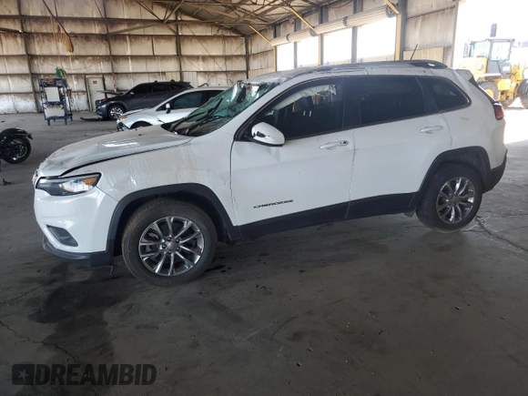 2019 Jeep Cherokee Latitude Plus с VIN 1C4PJLLB8KD382154, выставлен на аукционе Copart как лот 57723185 с пробегом 89 329 миль миль и Списание • Salvage title. История ставок и продаж доступна на DreamBid. Изображение 1.