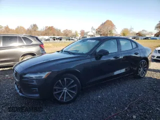 2022 Volvo S60 Momentum with VIN 7JRL12TZ3NG172247, listed as a Copart auction lot 74879613 with 32,632 mi miles. Bid and sale history available at carsss.com. Image 1.