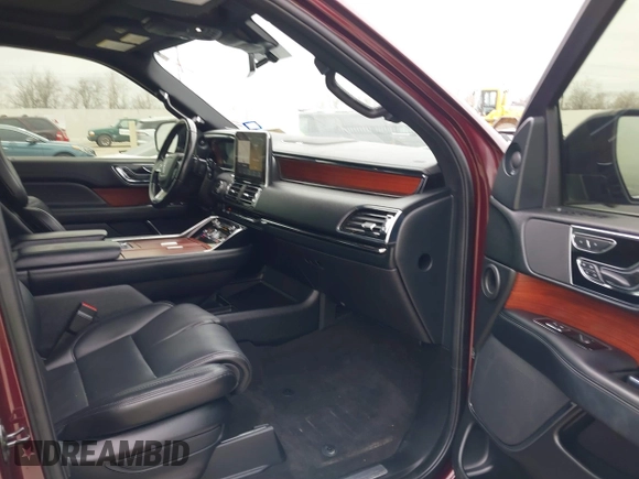 2021 Lincoln Navigator Reserve z VIN 5LMJJ2LT2MEL17430, wystawiony jako IAAI lot #41623672 z przebiegiem 21 706 mil mil oraz . Historia ofert i sprzedaży dostępna na DreamBid. Obrazek 5.