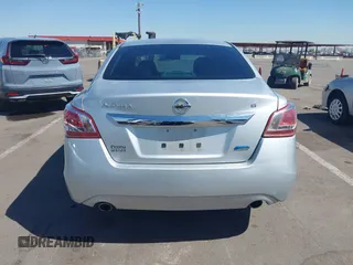 2013 Nissan Altima SV with VIN 1N4AL3AP9DN586463, listed as a IAAI auction lot 42099334 with 181,364 mi miles and . Bid and sale history available at carsss.com. Image 16.