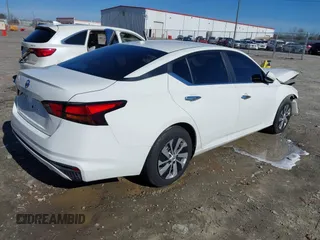 2020 Nissan Altima 2.5 S with VIN 1N4BL4BV2LN313211, listed as a IAAI auction lot 41468768 with 160,940 mi miles. Bid and sale history available at carsss.com. Image 4.
