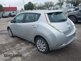 2015 Nissan LEAF SV with VIN 1N4AZ0CP2FC312093, listed as a IAAI auction lot 41658774 with 121,896 mi miles. Bid and sale history available at carsss.com. Image 3.