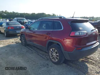 2019 Jeep Cherokee Latitude z VIN 1C4PJLCB9KD325901, wystawiony jako IAAI lot #42234702 z przebiegiem 212 784 mil mil oraz . Historia ofert i sprzedaży dostępna na DreamBid. Obrazek 3.